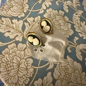 Vintage Signed Sarah Cov Cameo Earrings